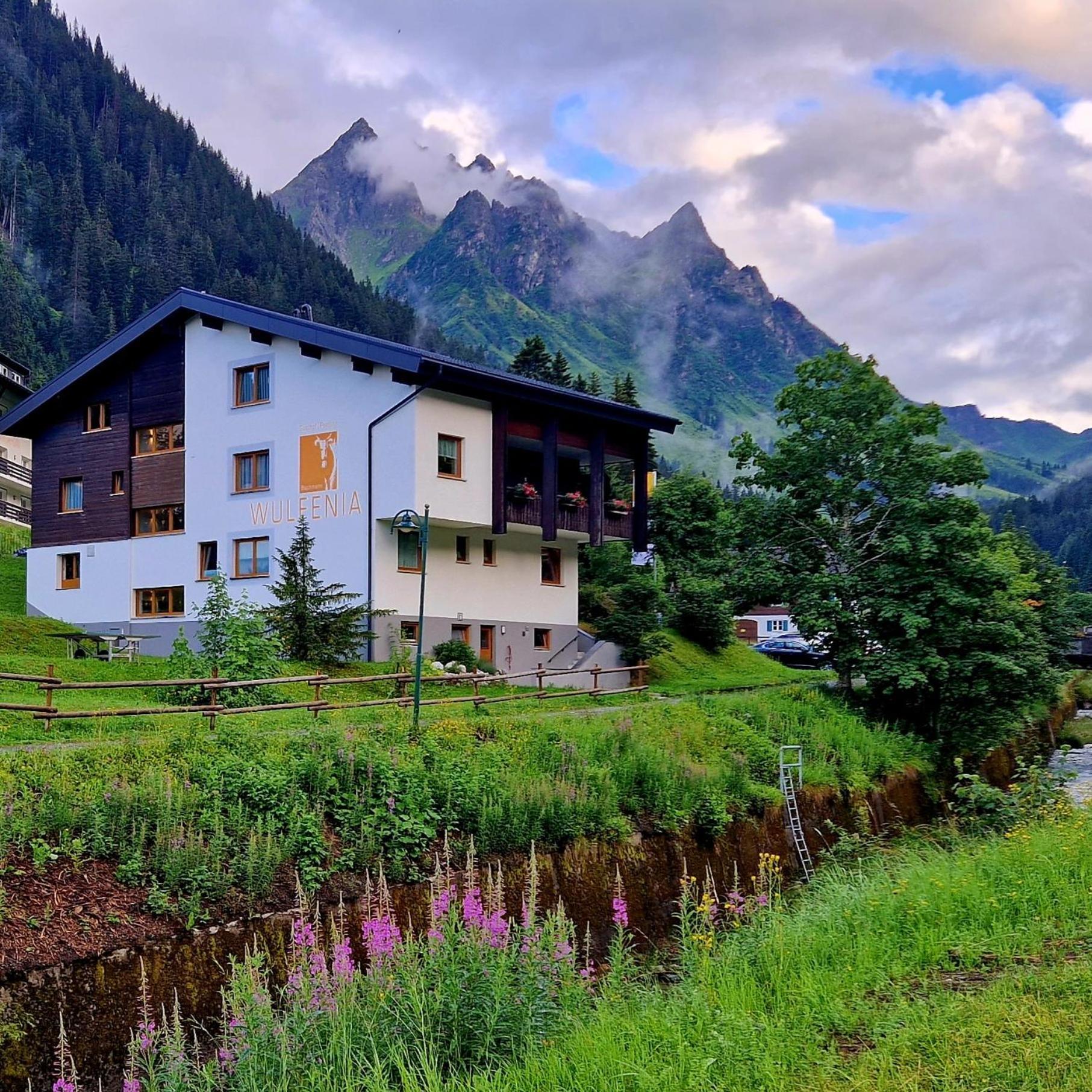 Gasthof-Pension Wulfenia Гаргеллен Экстерьер фото
